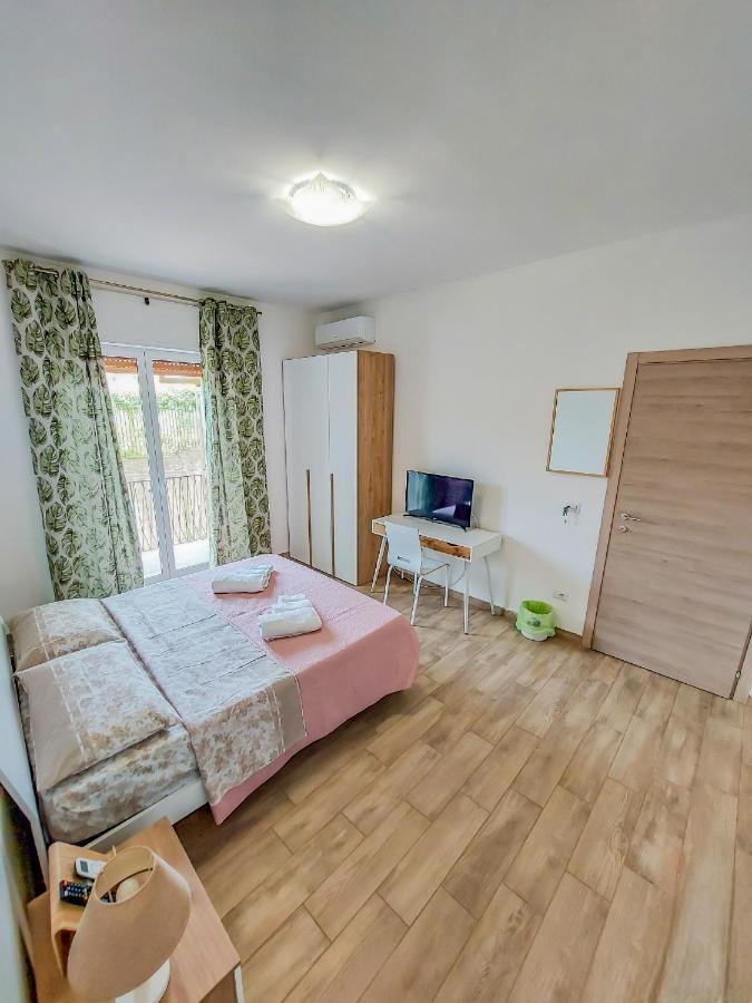 Metro Guest House Неаполь Экстерьер фото
