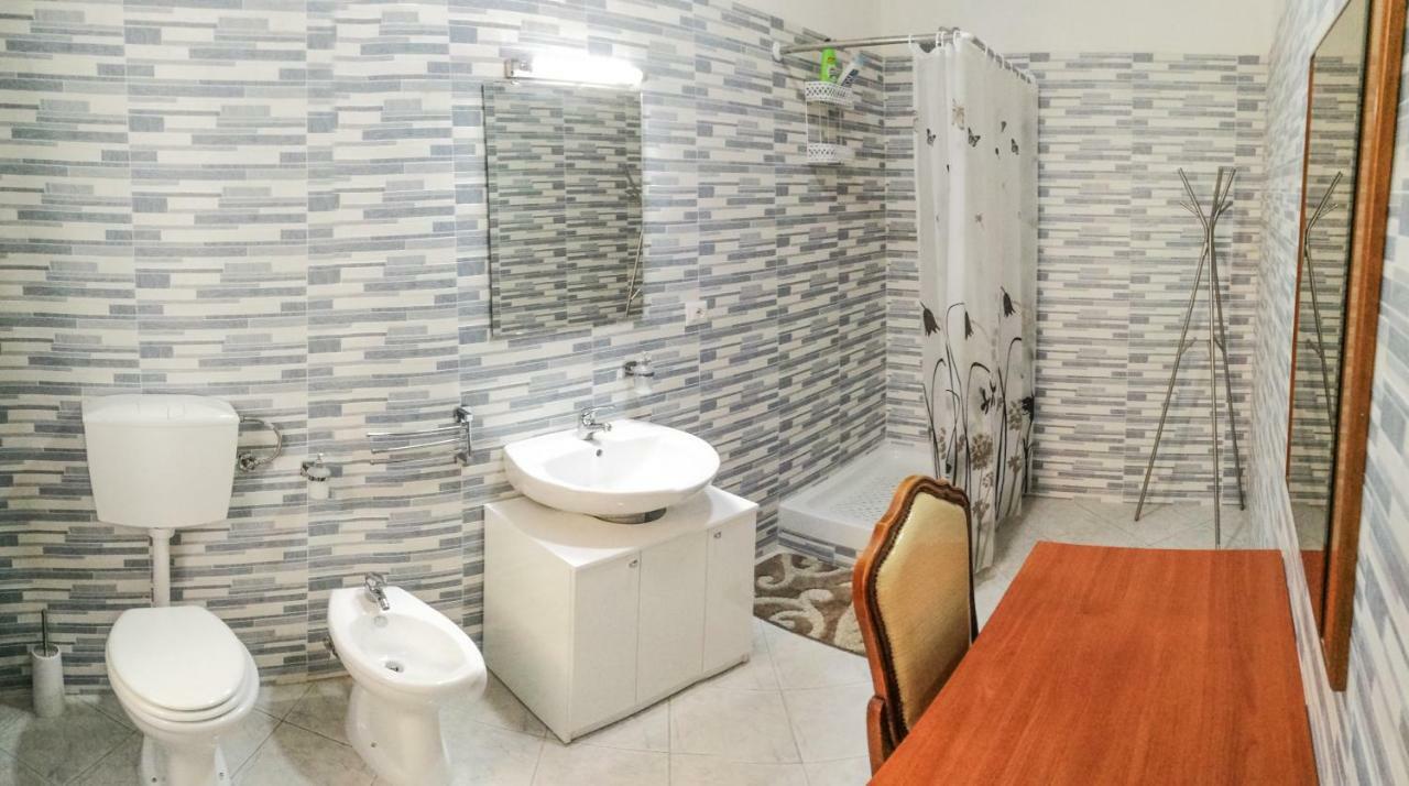 Metro Guest House Неаполь Экстерьер фото
